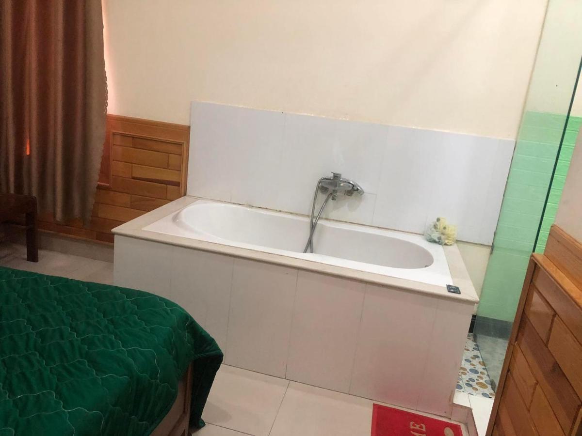 Hoang Gia Bao Hotel Kon Tum Luaran gambar